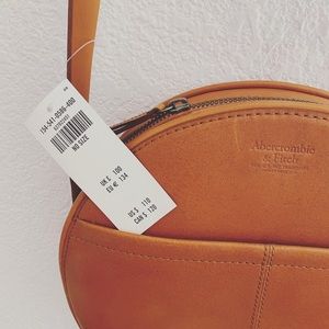 NWT Abercrombie & Fitch LEATHER CROSSBODY